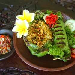 INDOMIE BAKAR ISI AYAM BETUTU SUWIR